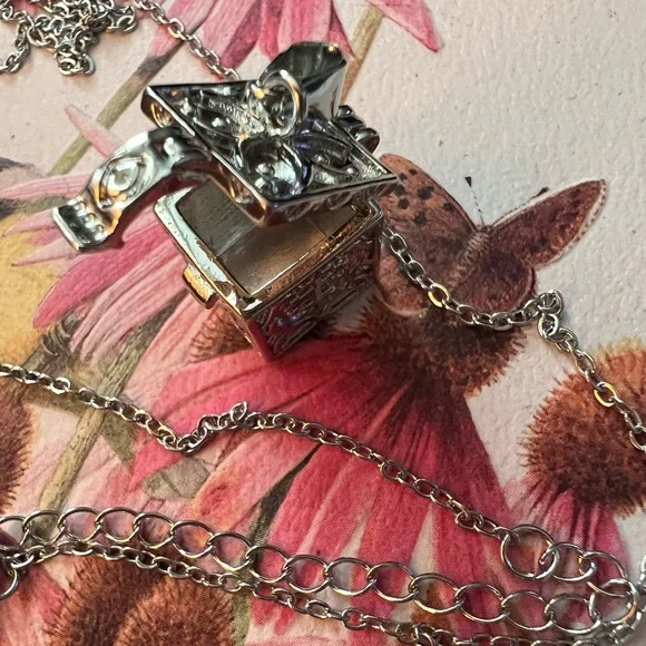 NEW Carved Openable Magic Box Pendant Necklace - Picture 2 of 12